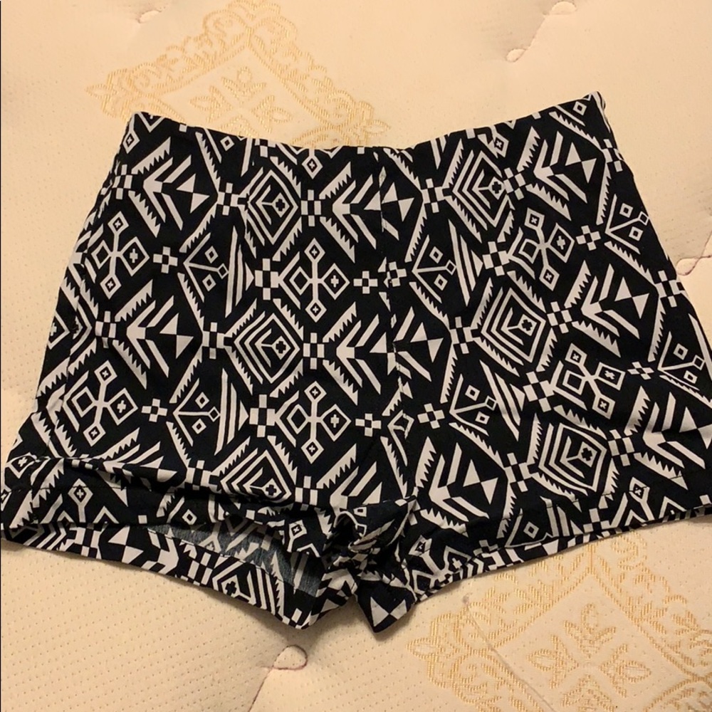 Printed high waisted shorts